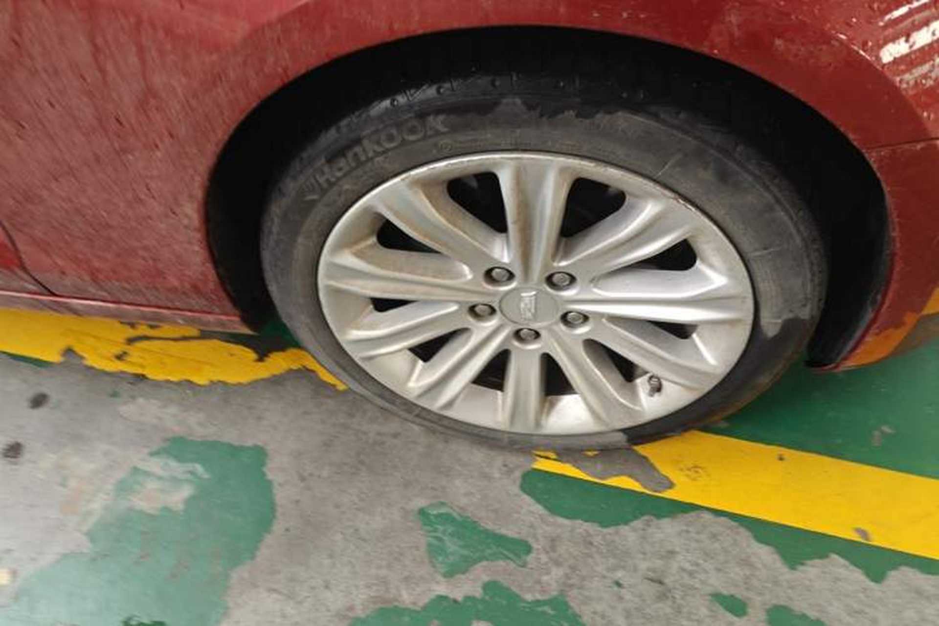 Used Cadillac ATS-L 2016 28T Tech Edition Right Front Wheel Hub
