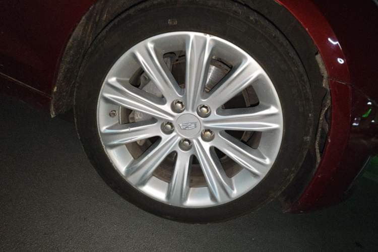 Used Cadillac ATS-L 2016 28T Luxury Version Right Front Wheel Hub