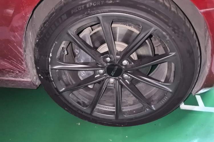 Used Cadillac ATS-L 2016 28T Fashion Edition Right Front Wheel Hub