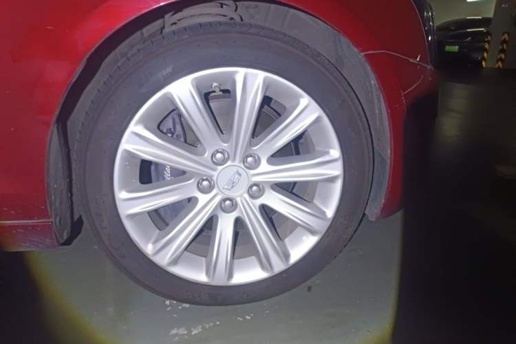 Used Cadillac ATS-L 2016 28T Fashion Edition Right Front Wheel Hub