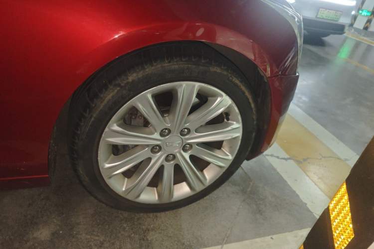 Used Cadillac ATS-L 2016 28T Tech Edition Right Front Wheel Hub