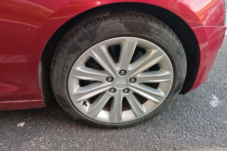 Used Cadillac ATS-L 2016 28T Tech Edition Right Front Wheel Hub
