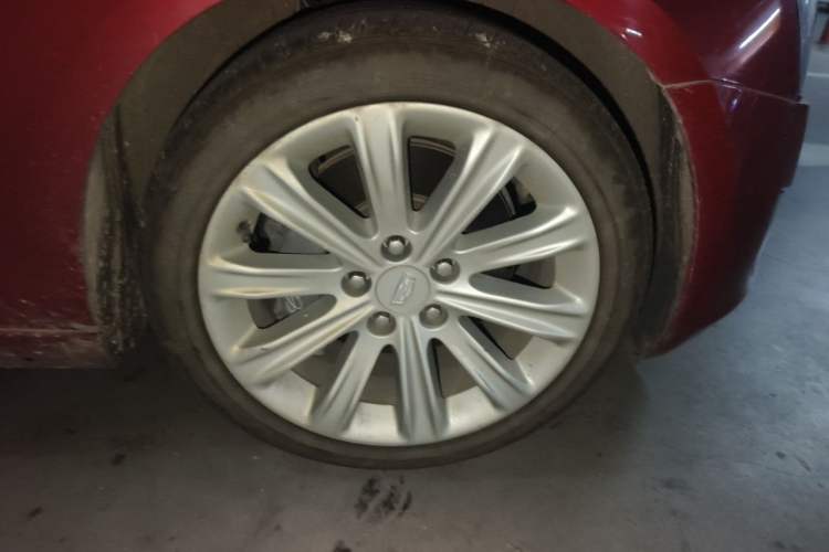 Used Cadillac ATS-L 2016 28T Luxury Version Right Front Wheel Hub