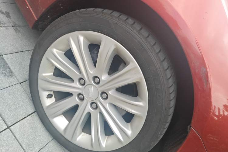 Used Cadillac ATS-L 2016 28T Fashion Edition Right Front Wheel Hub
