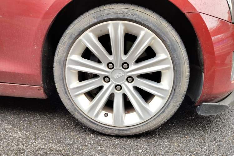 Used Cadillac ATS-L 2016 28T Fashion Edition Right Front Wheel Hub