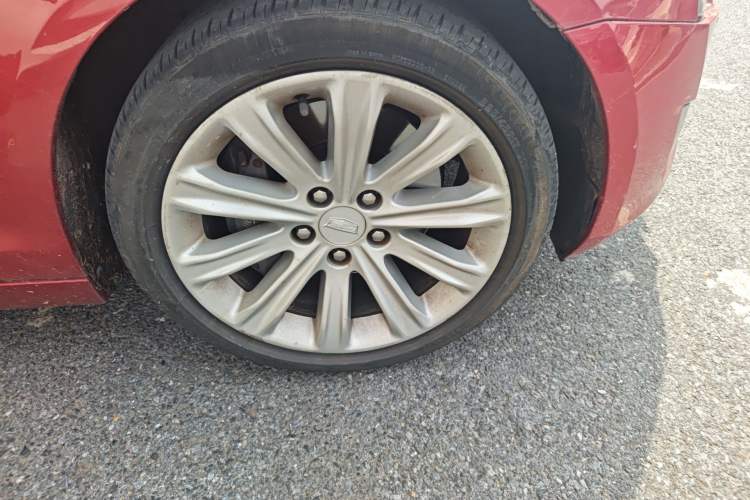Used Cadillac ATS-L 2016 28T Fashion Edition Right Front Wheel Hub