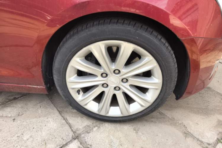 Used Cadillac ATS-L 2016 28T Fashion Edition Right Front Wheel Hub