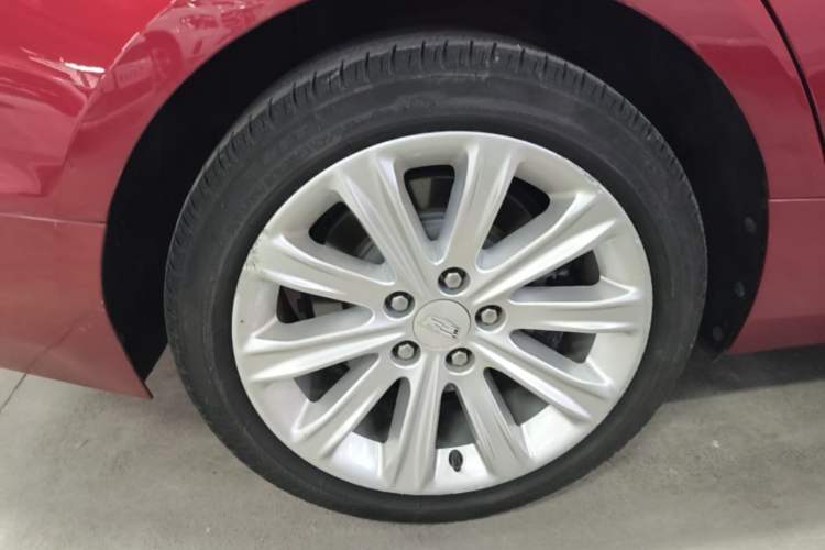 Used Cadillac ATS-L 2016 28T Fashion Edition Right Rear Wheel Hub