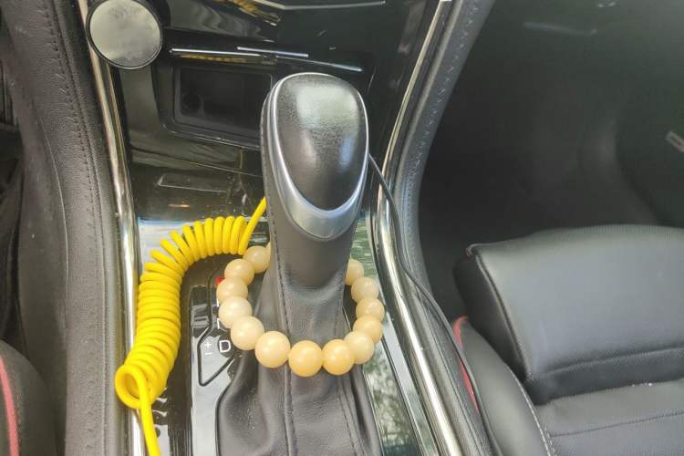 Used Cadillac ATS-L 2016 28T Fashion Edition Gear Lever