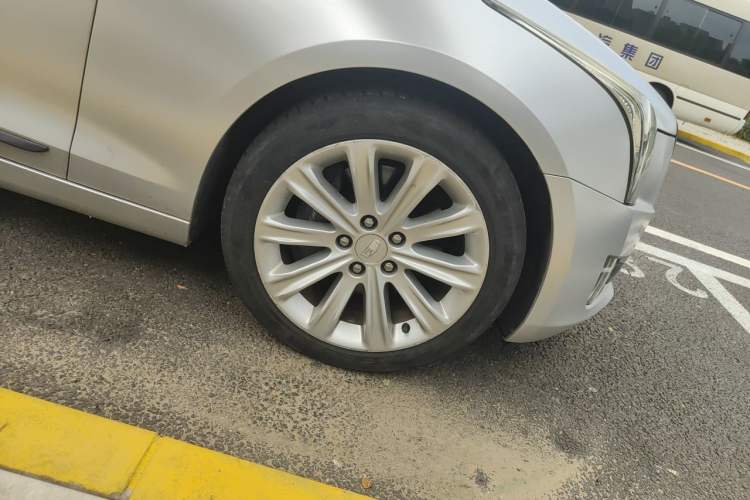 Used Cadillac ATS-L 2016 28T Fashion Edition Right Front Wheel Hub