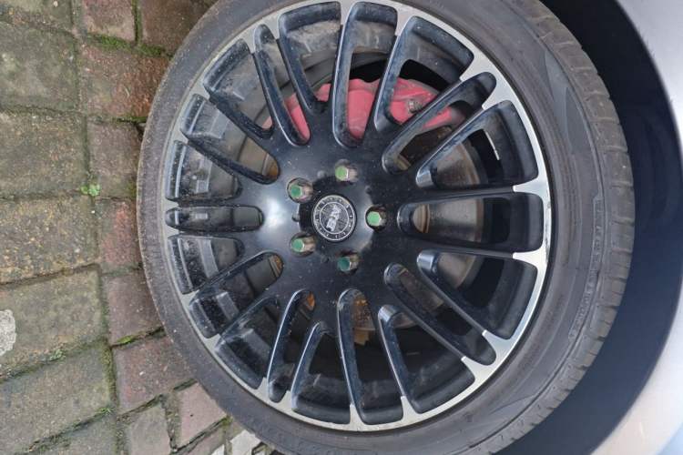 Used Cadillac ATS-L 2016 28T Fashion Edition Right Front Wheel Hub