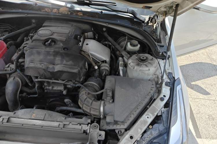 Used Cadillac ATS-L 2016 28T Fashion Edition Engine Bay Left