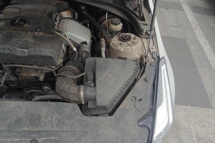 Used Cadillac ATS-L 2016 28T Tech Edition Engine Bay Left