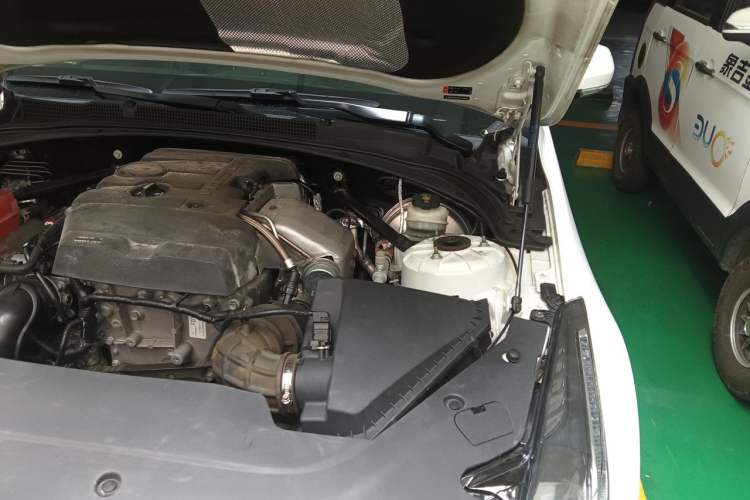 Used Cadillac ATS-L 2016 28T Luxury Version Engine Bay Left