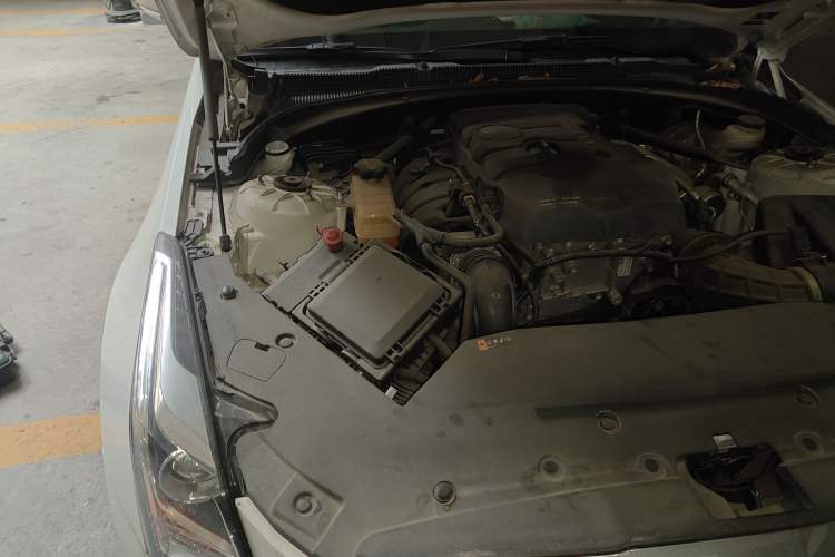 Used Cadillac ATS-L 2016 28T Tech Edition Engine Bay Right