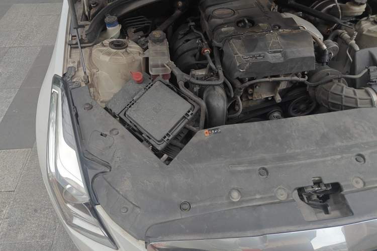 Used Cadillac ATS-L 2016 28T Tech Edition Engine Bay Right