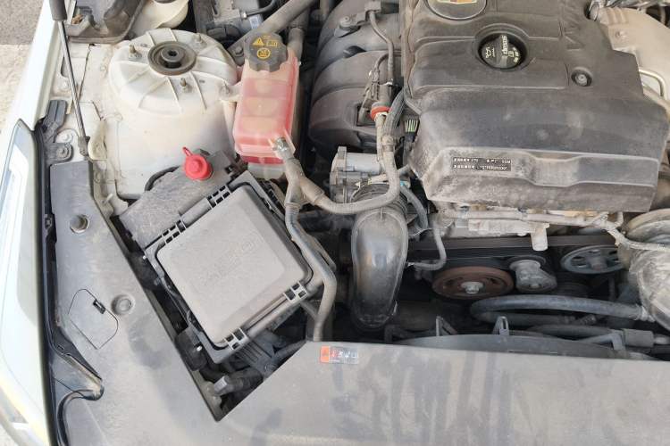 Used Cadillac ATS-L 2016 28T Luxury Version Engine Bay Right