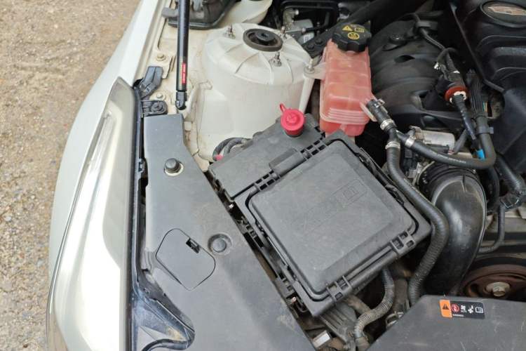 Used Cadillac ATS-L 2016 28T Fashion Edition Engine Bay Right
