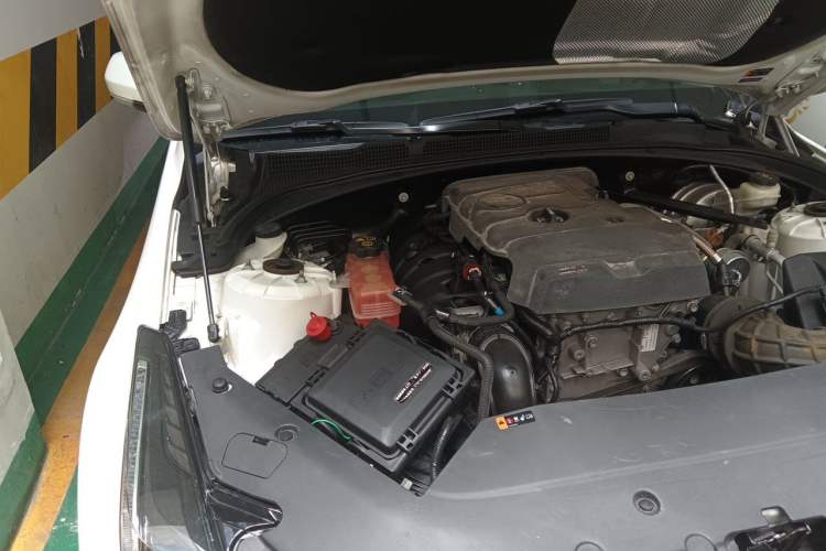 Used Cadillac ATS-L 2016 28T Luxury Version Engine Bay Right