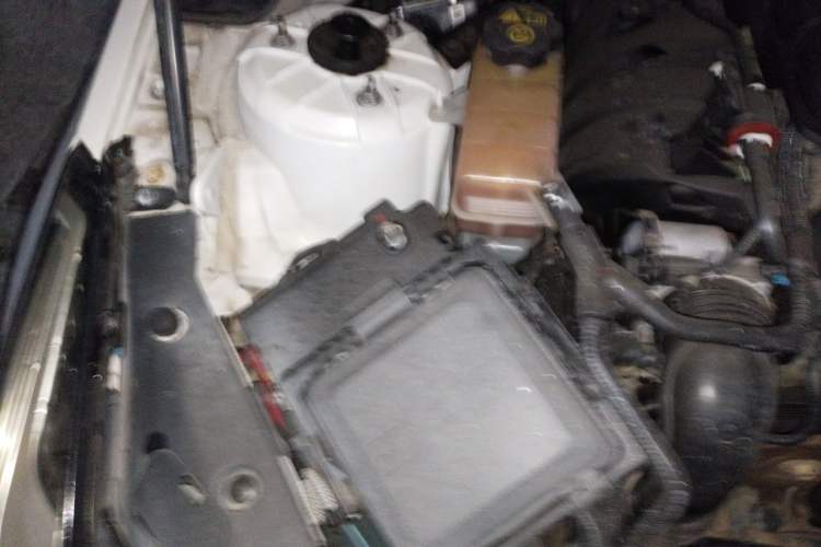 Used Cadillac ATS-L 2016 28T Tech Edition Engine Bay Right