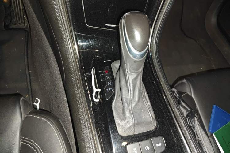 Used Cadillac ATS-L 2016 28T Fashion Edition Gear Lever