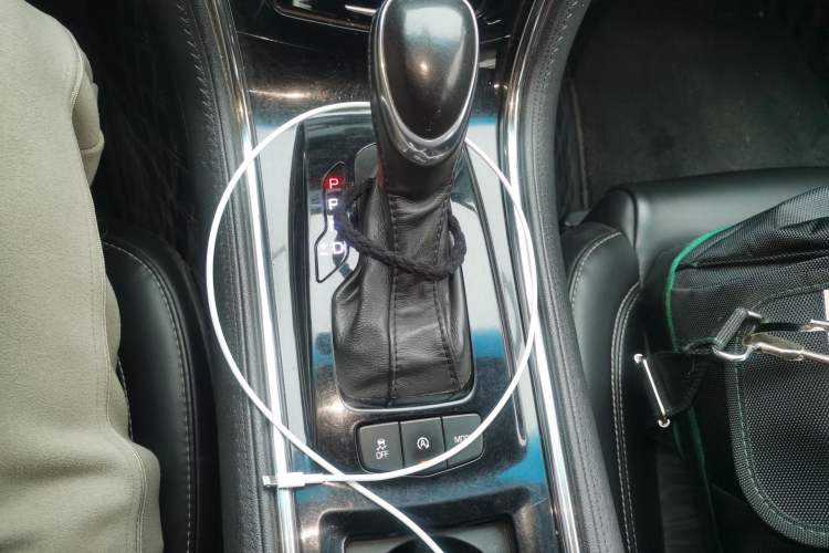 Used Cadillac ATS-L 2016 28T Tech Edition Gear Lever