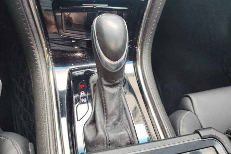 Used Cadillac ATS-L 2016 28T Tech Edition Gear Lever