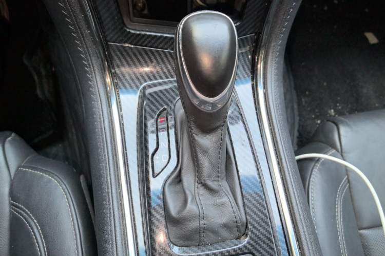 Used Cadillac ATS-L 2016 28T Fashion Edition Gear Lever