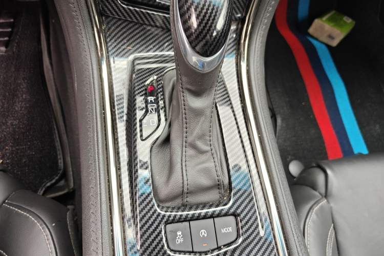Used Cadillac ATS-L 2016 28T Fashion Edition Gear Lever