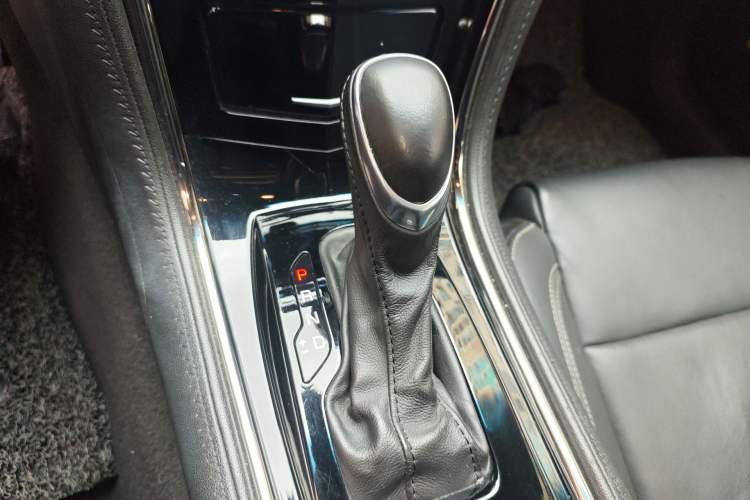 Used Cadillac ATS-L 2016 28T Fashion Edition Gear Lever