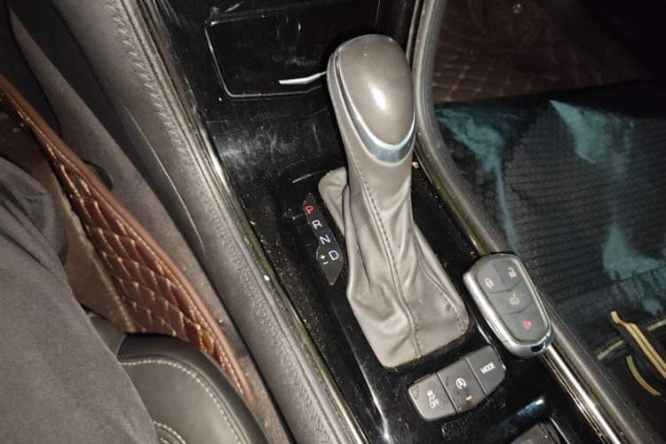 Used Cadillac ATS-L 2016 28T Fashion Edition Gear Lever