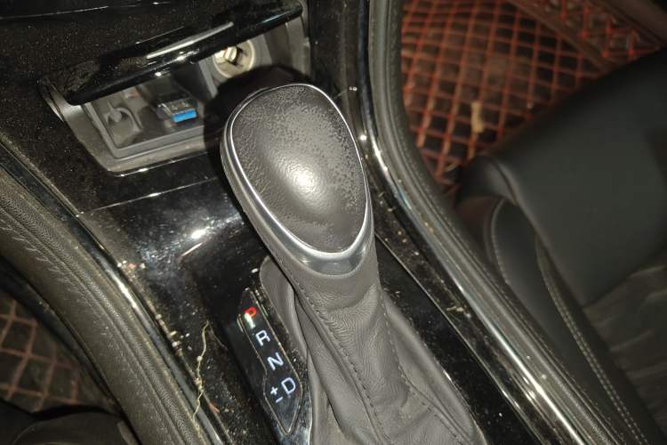 Used Cadillac ATS-L 2016 28T Tech Edition Gear Lever