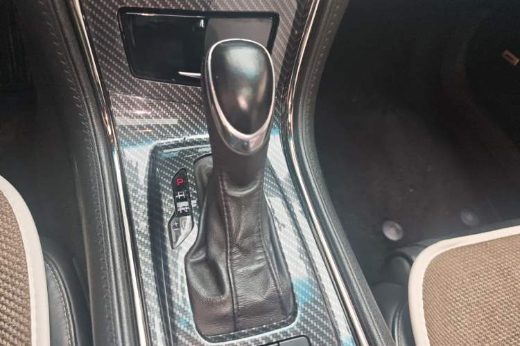 Used Cadillac ATS-L 2016 28T Fashion Edition Gear Lever
