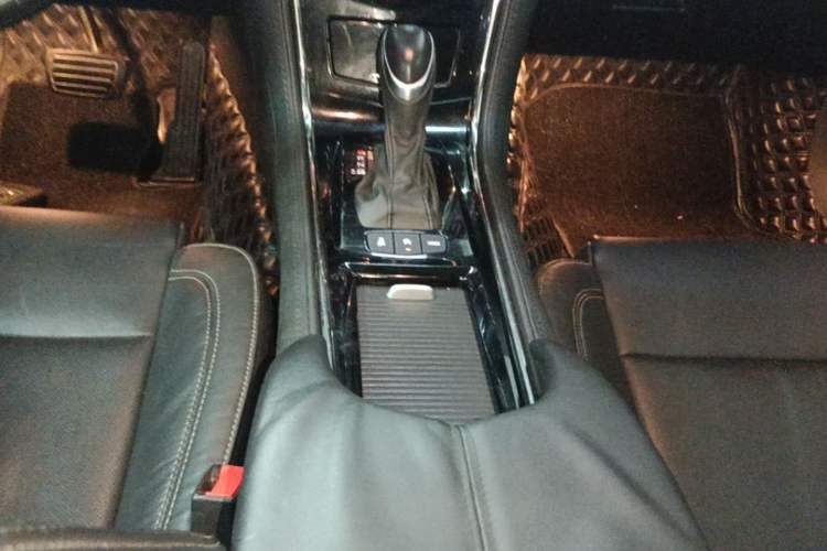 Used Cadillac ATS-L 2016 28T Tech Edition Gear Lever