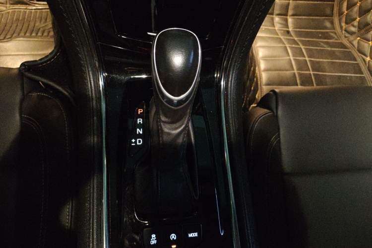 Used Cadillac ATS-L 2016 28T Fashion Edition Gear Lever