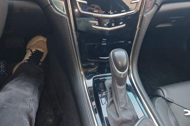 Used Cadillac ATS-L 2016 28T Tech Edition Gear Lever