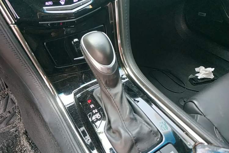 Used Cadillac ATS-L 2016 28T Fashion Edition Gear Lever
