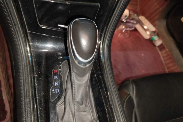 Used Cadillac ATS-L 2016 28T Fashion Edition Gear Lever
