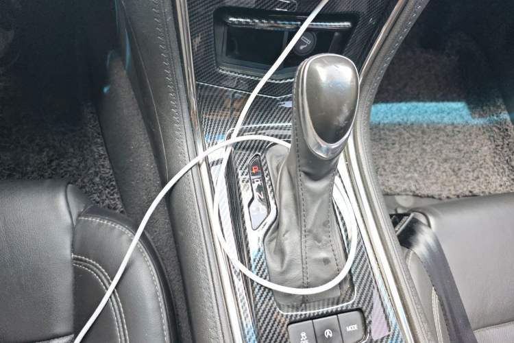 Used Cadillac ATS-L 2016 28T Fashion Edition Gear Lever