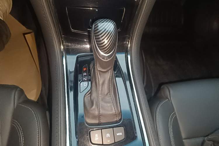 Used Cadillac ATS-L 2016 28T Fashion Edition Gear Lever