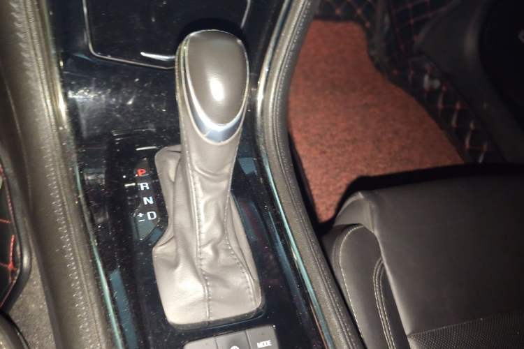 Used Cadillac ATS-L 2016 28T Fashion Edition Gear Lever