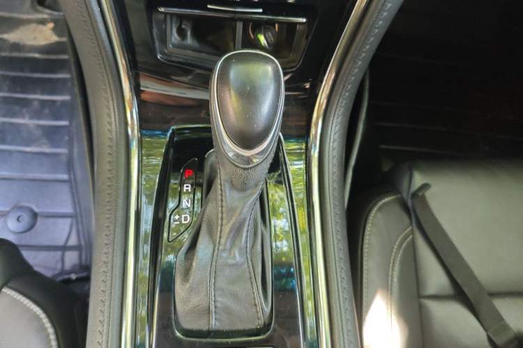 Used Cadillac ATS-L 2016 28T Fashion Edition Gear Lever