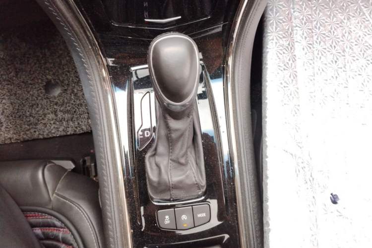 Used Cadillac ATS-L 2016 28T Fashion Edition Gear Lever