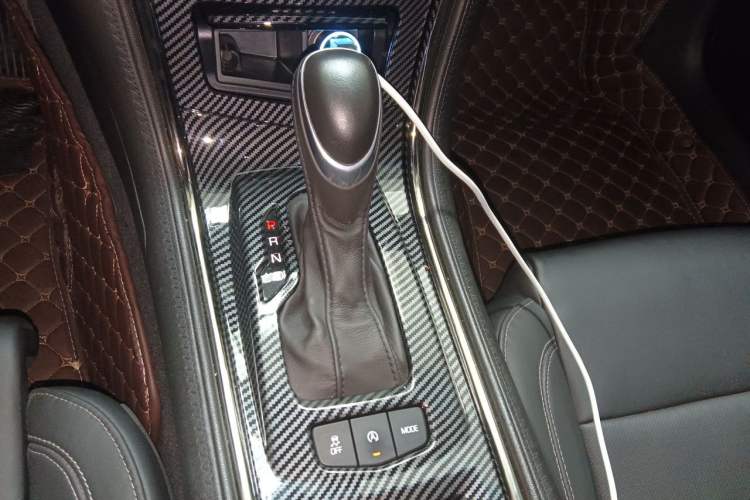 Used Cadillac ATS-L 2016 28T Luxury Version Gear Lever