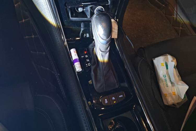 Used Cadillac ATS-L 2016 28T Fashion Edition Gear Lever