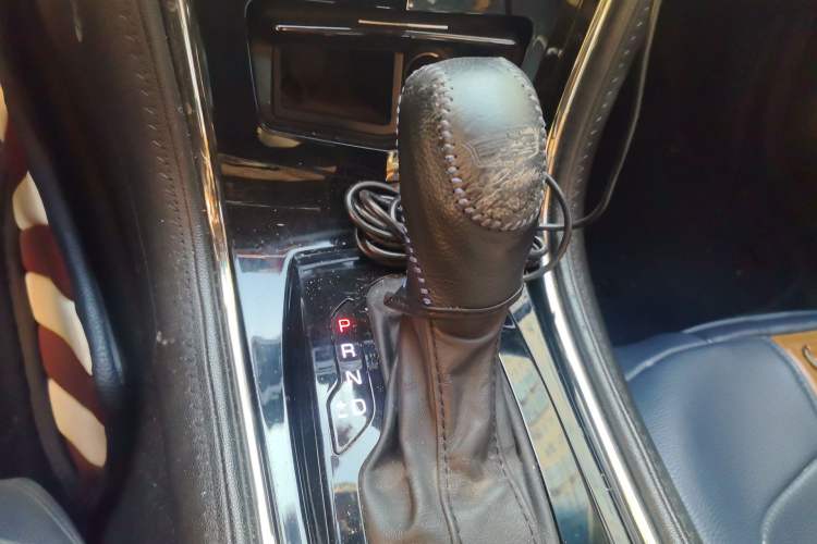 Used Cadillac ATS-L 2016 28T Fashion Edition Gear Lever