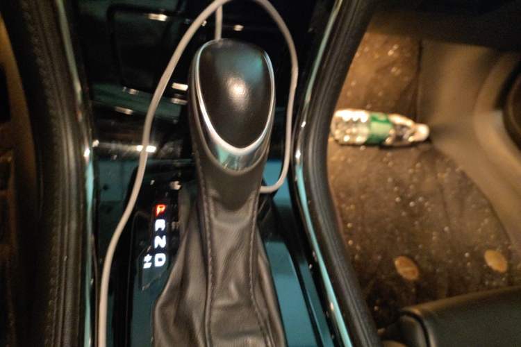 Used Cadillac ATS-L 2016 28T Elite Edition Gear Lever