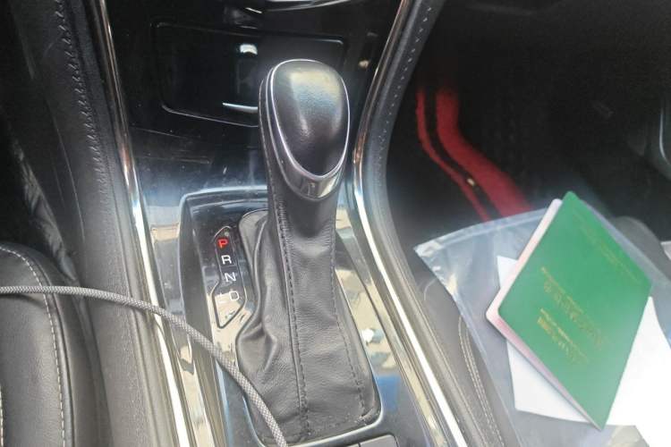 Used Cadillac ATS-L 2016 28T Fashion Edition Gear Lever