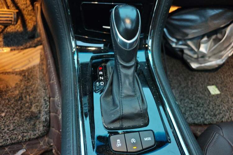 Used Cadillac ATS-L 2016 28T Tech Edition Gear Lever