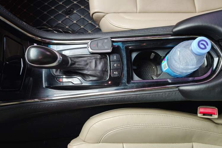 Used Cadillac ATS-L 2016 28T Fashion Edition Gear Lever